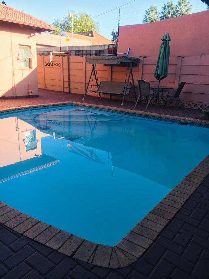 Forever Comfy Bed Bed and Breakfast Vanderbijlpark Buitenkant foto